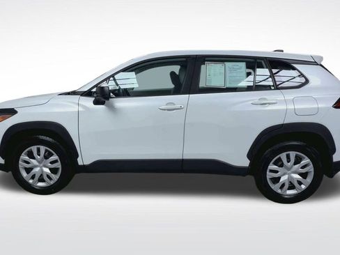 Certified 2023 Toyota Corolla Cross L image 6