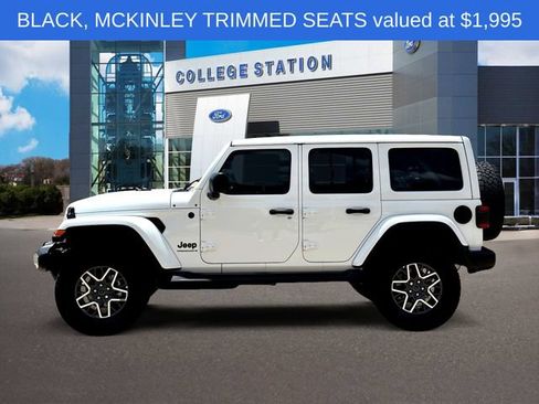 Used 2026 Jeep Wrangler Unlimited Sahara AWD/4WD image 3