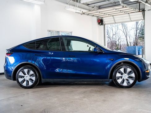 Used 2023 Tesla Model Y Long Range image 5
