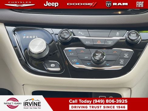 Certified 2019 Chrysler Pacifica L image 13