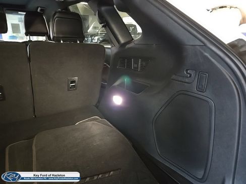 Used 2020 Ford Edge Titanium w/ Equipment Group 301A AWD/4WD image 11