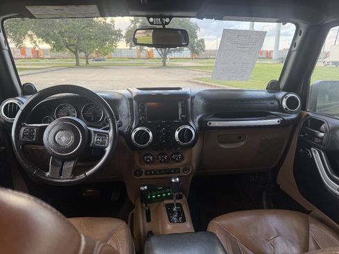 Used 2014 Jeep Wrangler Unlimited Sahara w/ Max Tow Package AWD/4WD image 7