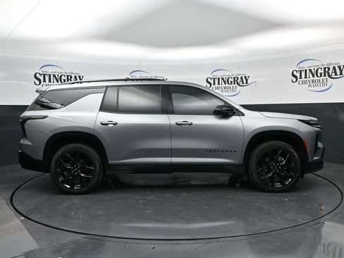 Certified 2024 Chevrolet Traverse RS w/ LPO, Floor Liner Package FWD image 8