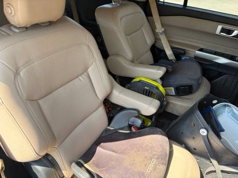 Used 2020 Ford Explorer XLT w/ Equipment Group 202A RWD image 19