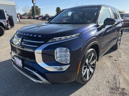 New 2026 Mitsubishi Outlander SE image 3