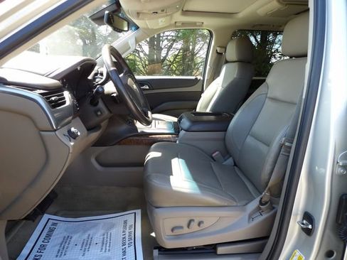 Used 2015 Chevrolet Suburban LTZ RWD image 18
