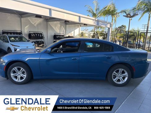 Used 2021 Dodge Charger SXT image 4
