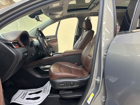 Used 2018 Buick Enclave Avenir w/ Avenir Technology Package FWD image 26