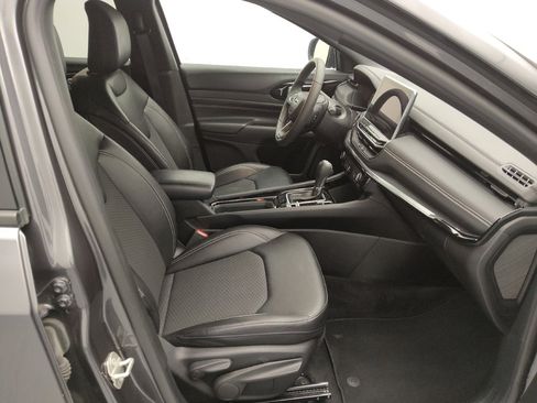 Used 2024 Jeep Compass Latitude w/ Altitude Special Edition image 21