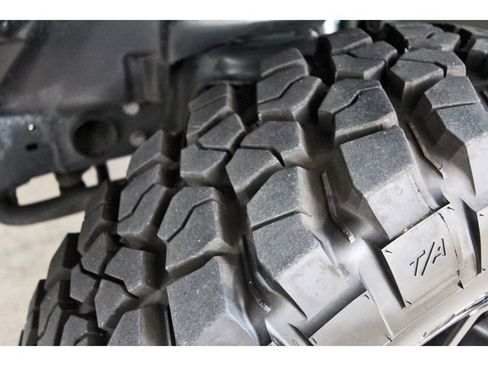 Used 2024 Jeep Wrangler Sport AWD/4WD image 28