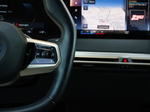 Used 2023 BMW iX xDrive50 w/ Ultimate Package 2 AWD/4WD image 33