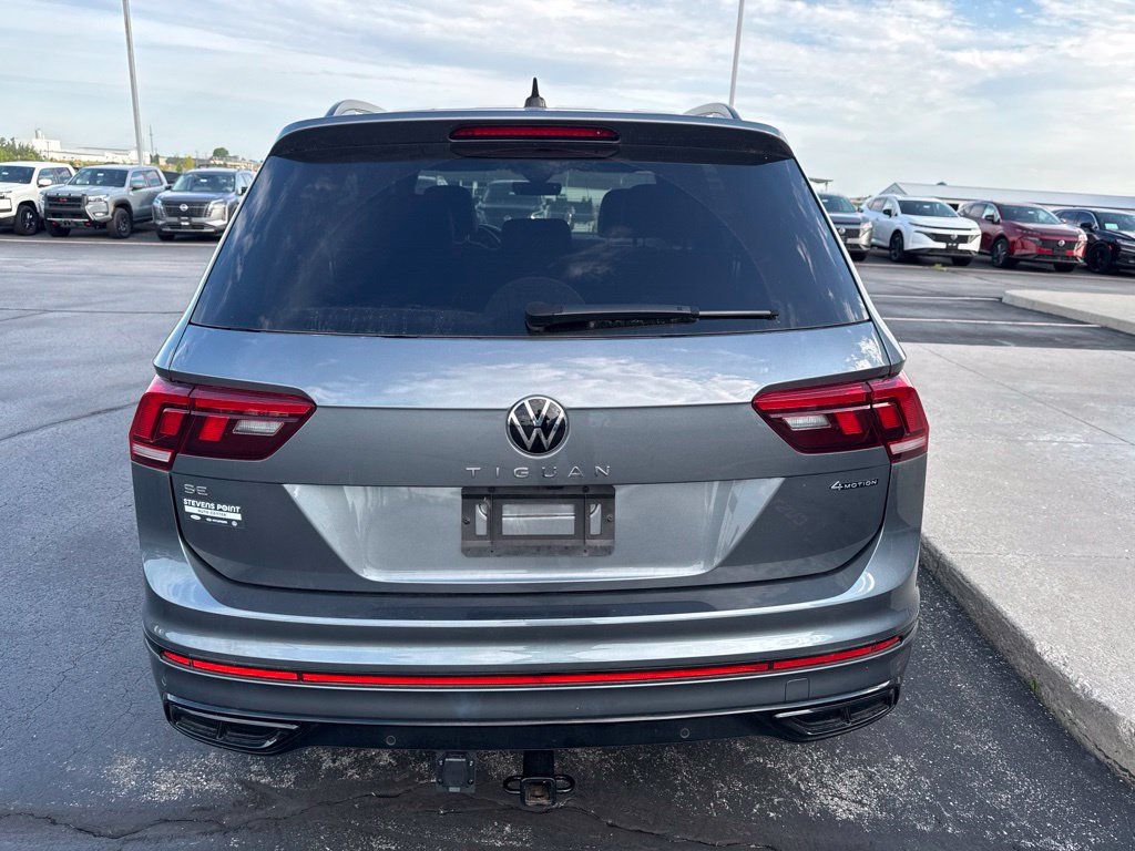 Used 2024 Volkswagen Tiguan SE R-Line w/ MDO Package, Two-Row AWD/4WD image 15