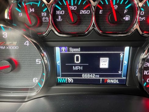 Used 2018 Chevrolet Silverado 1500 LT w/ All Star Edition AWD/4WD image 17