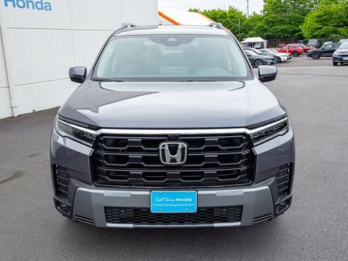 New 2026 Honda Pilot Touring image 3