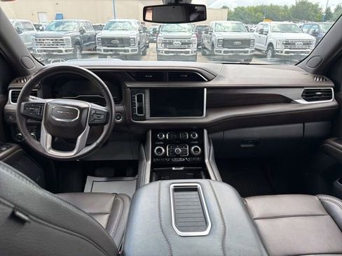 Used 2022 GMC Yukon Denali AWD/4WD image 19