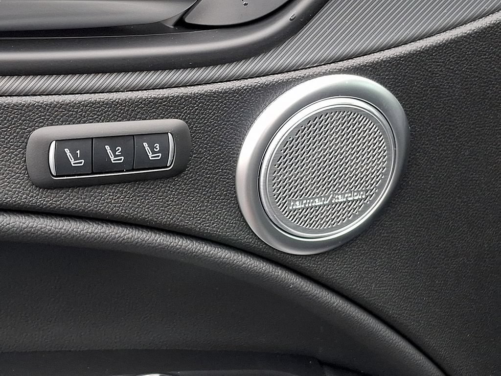 New 2026 Alfa Romeo Stelvio Sprint AWD/4WD image 14