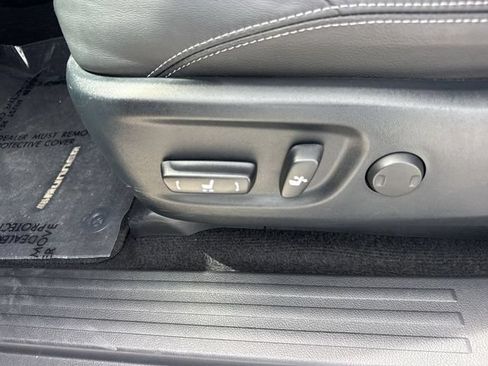 Used 2019 Toyota 4Runner Limited AWD/4WD image 12