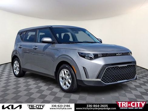 Used 2023 Kia Soul LX w/ LX Technology Package FWD image 1