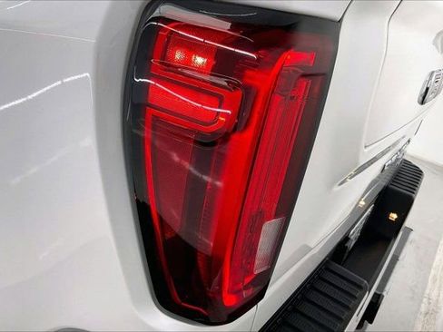 Used 2022 GMC Sierra 3500 Denali w/ Denali Ultimate Package image 29