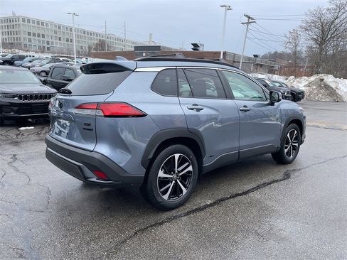 Used 2024 Toyota Corolla Cross XSE w/ Convenience Package image 8