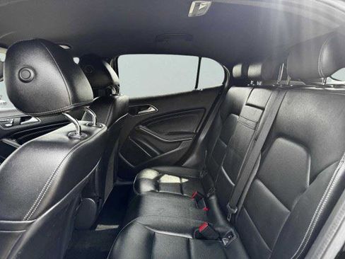 Used 2020 Mercedes-Benz GLA 250 4MATIC image 33