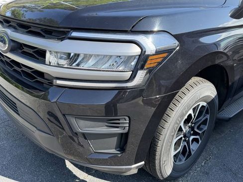 Used 2024 Ford Expedition Max XLT AWD/4WD image 3