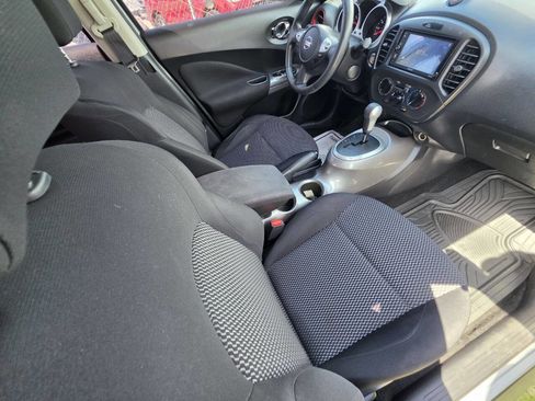 Used 2015 Nissan Juke S FWD image 7