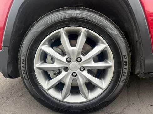 Used 2017 Jeep Cherokee Limited AWD/4WD image 25