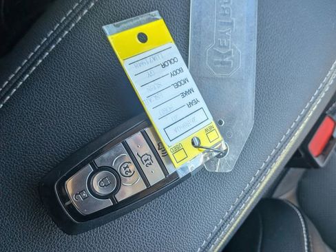 Used 2020 Ford Escape Titanium image 21