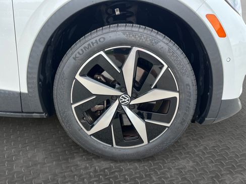 Certified 2023 Volkswagen ID.4 Pro S AWD/4WD image 17