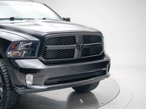 Used 2017 RAM 1500 Express w/ Black Ram 1500 Express Group AWD/4WD image 10
