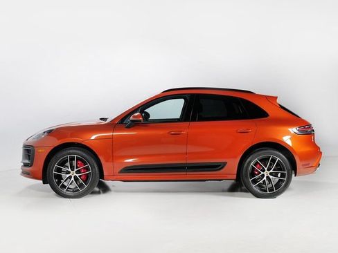 Certified 2024 Porsche Macan S AWD/4WD image 2