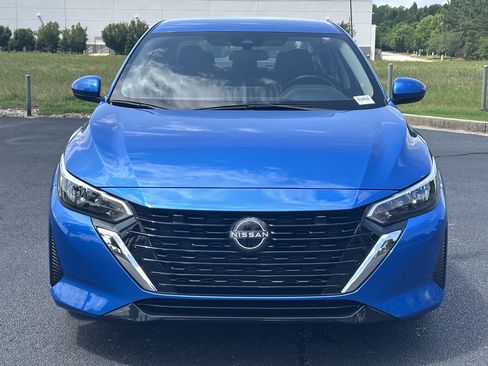 Used 2025 Nissan Sentra SV FWD image 3