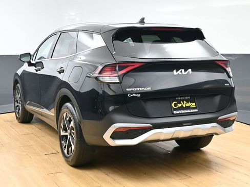 Used 2023 Kia Sportage EX AWD/4WD image 7