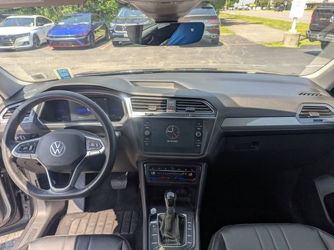 Used 2022 Volkswagen Tiguan SE image 7
