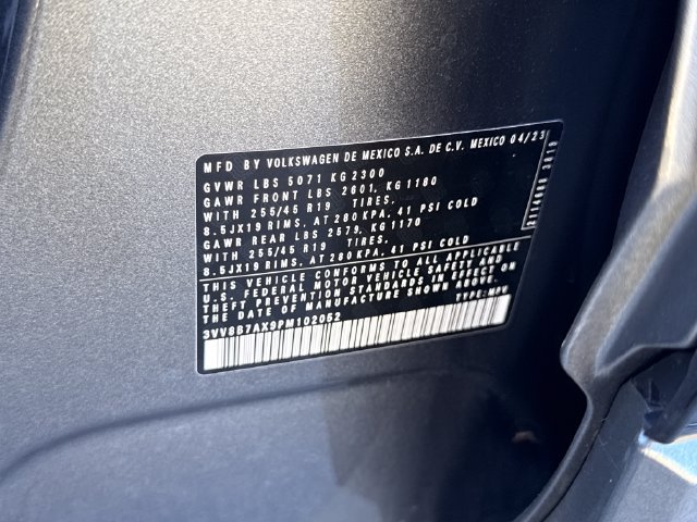 Certified 2023 Volkswagen Tiguan SE R-Line AWD/4WD image 27