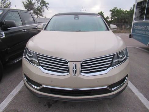 Used 2016 Lincoln MKX Reserve w/ Technology Package image 2