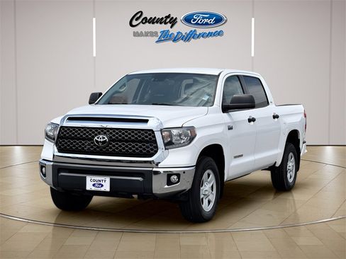 Used 2021 Toyota Tundra SR5 w/ Convenience Package image 2