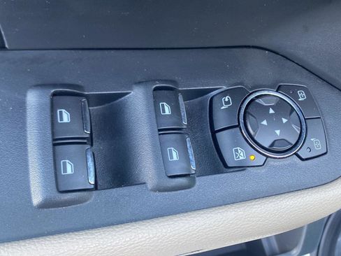 Used 2022 Ford Expedition Limited image 19