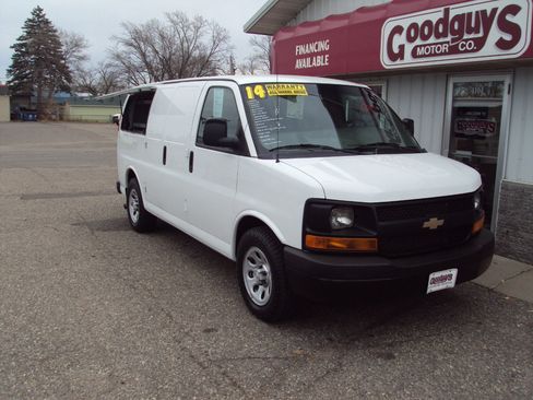 Used 2014 Chevrolet Express 1500 AWD image 2