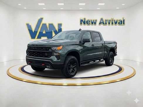 Used 2025 Chevrolet Silverado 1500 Custom Trail Boss w/ LPO, Dark Essentials Package AWD/4WD image 1