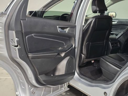 Used 2022 Ford Edge Titanium image 37