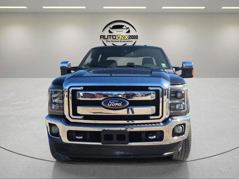 Used 2011 Ford F250 Lariat w/ Lariat Interior Pkg image 2