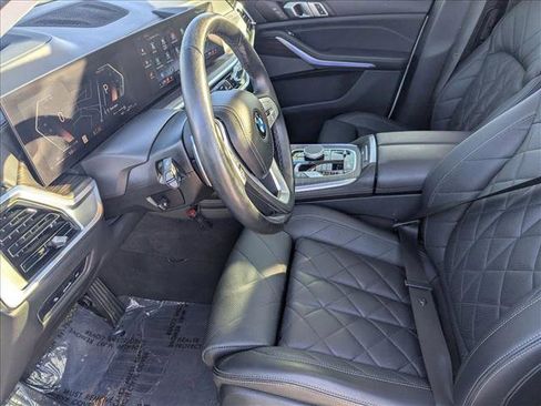 Used 2024 BMW X7 xDrive40i w/ Premium Package image 16