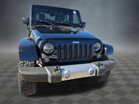 Used 2015 Jeep Wrangler Unlimited Sahara AWD/4WD image 6