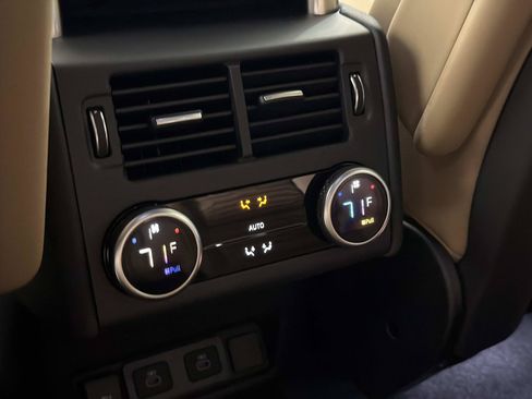 New 2026 Land Rover Discovery Dynamic SE AWD/4WD image 14