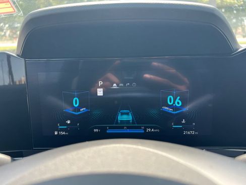 Used 2024 Hyundai Elantra SEL FWD image 19
