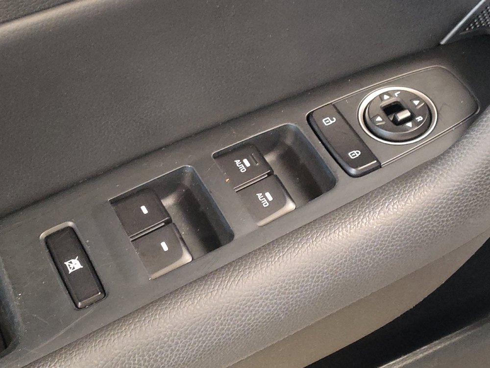 Used 2019 Hyundai Sonata Limited w/ Ultimate Package 04 FWD image 27