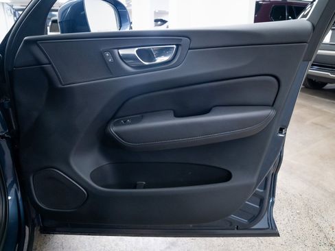Used 2023 Volvo XC60 B5 Plus w/ Protection Package Premier image 23