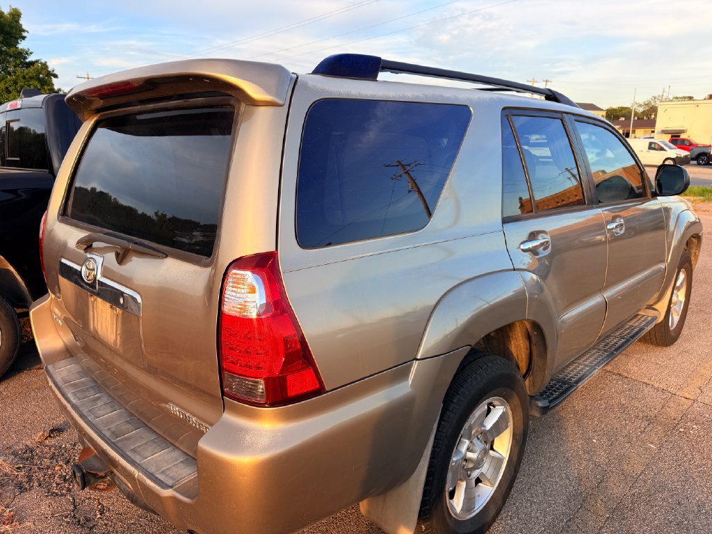 Used 2006 Toyota 4Runner SR5 RWD image 10
